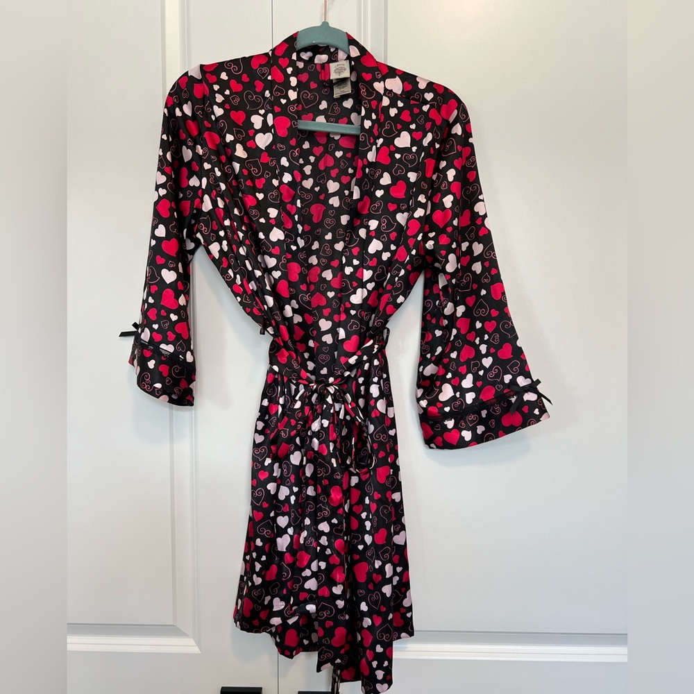 Silk Like robe from Nordstrom. Never used. In Bloom by Jonquil. Size S